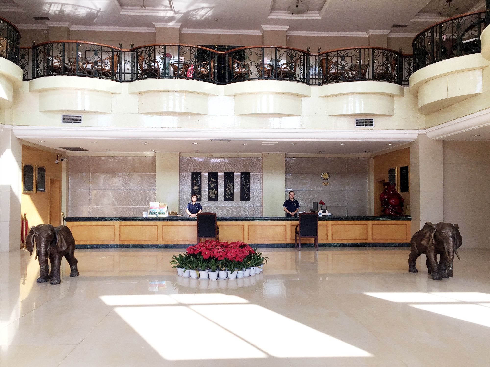 暢玩竇圌山，來奇峰國(guó)際酒店避暑吧，享受別樣清涼的夏天